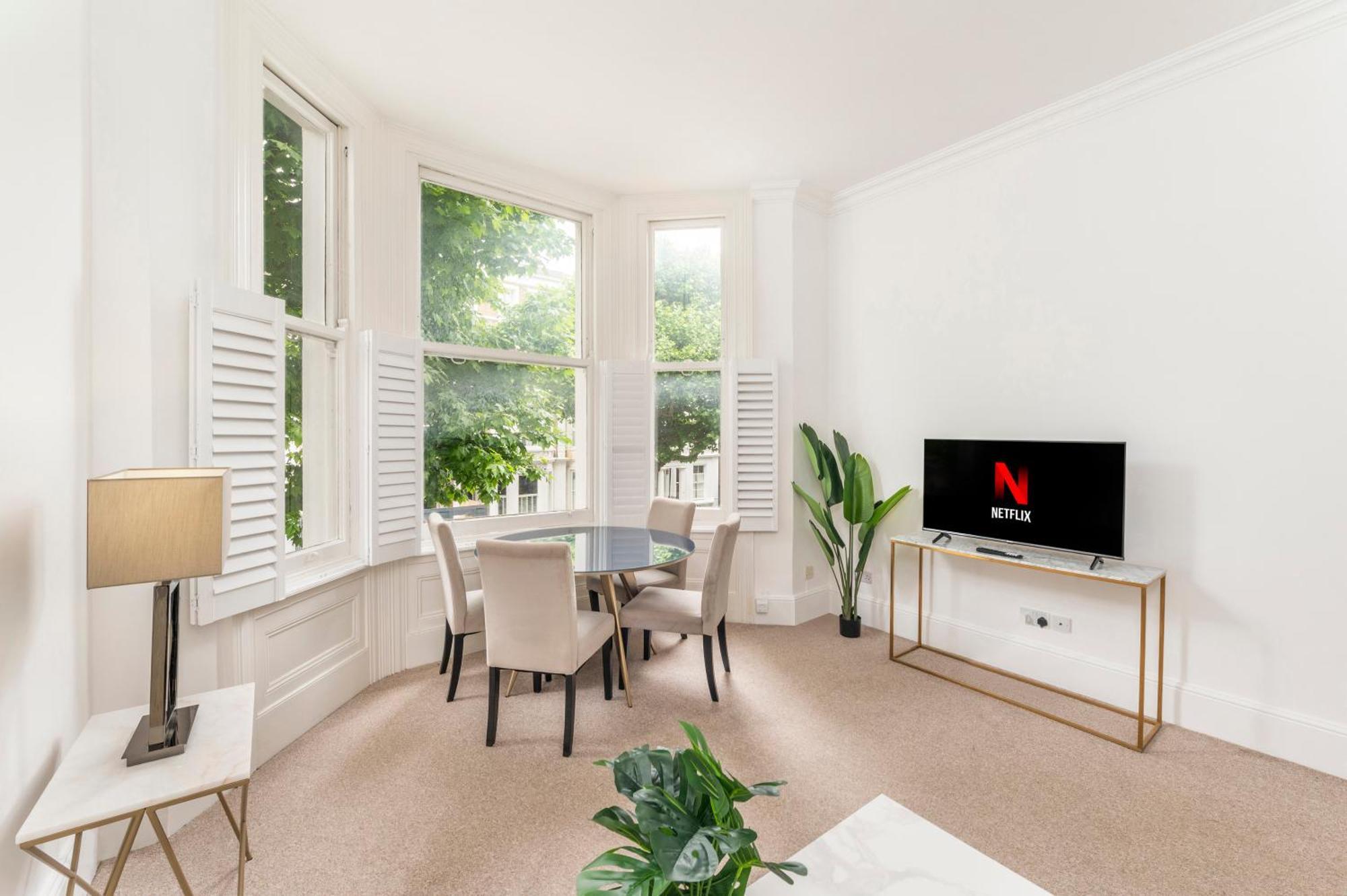 2 Min Walk Earls Court Station - Luxury 2 Bedroom Flat Лондон Экстерьер фото